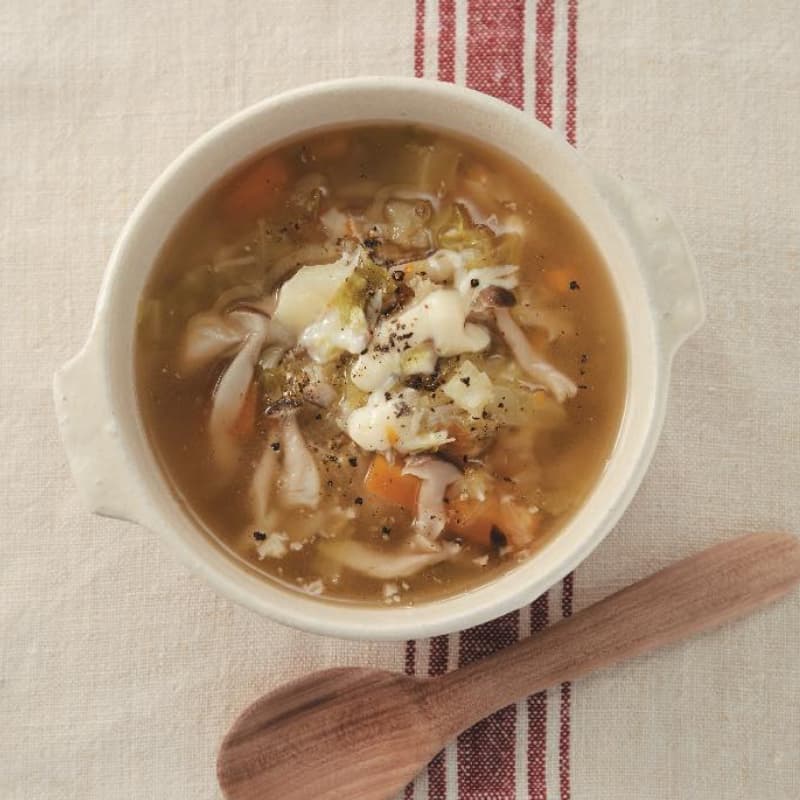 きのこのチーズコンソメスープ
